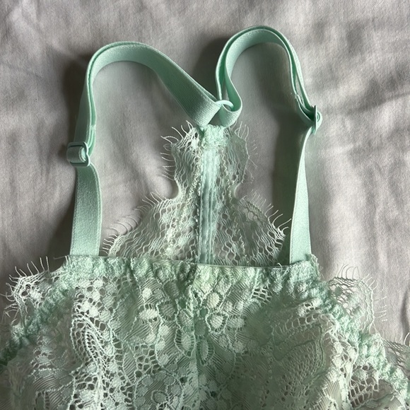 Victoria Secret’s PINK lace bralette - Picture 3 of 7